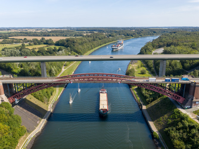 Levensauer Hochbrücke am Nord-Ostsee-Kanal (NOK)